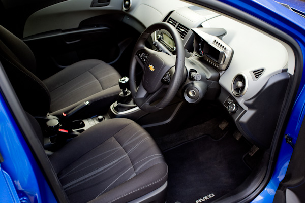 Chevrolet Aveo front seats
