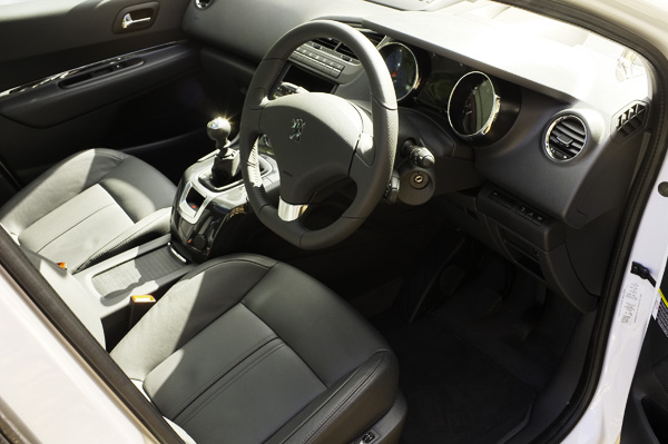 Peugeot 5008 interior
