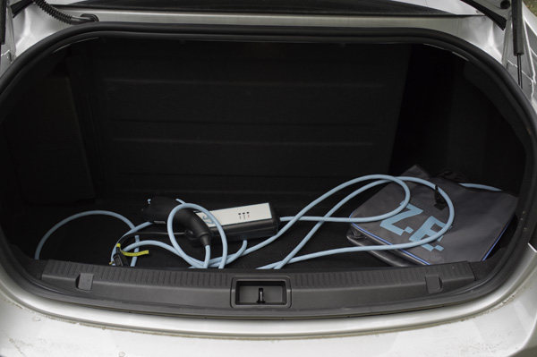 Renault Fluence boot