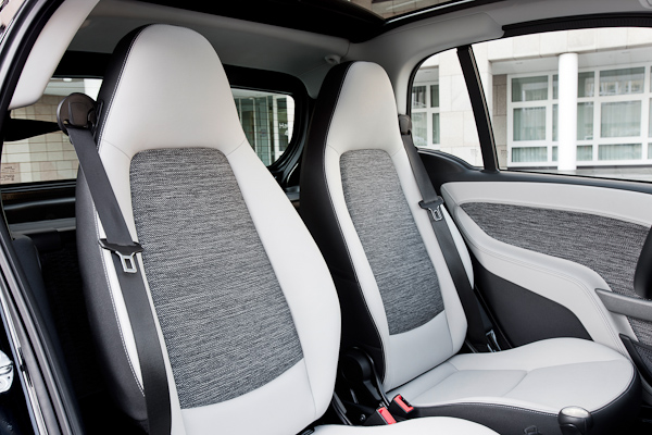 2012 smart interior