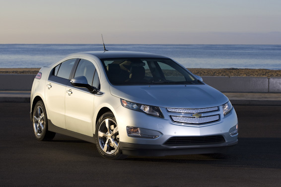 Chevrolet-volt-white-front