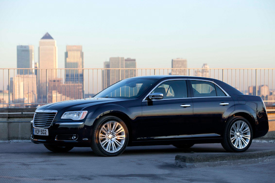 Chrysler-300c-black-side